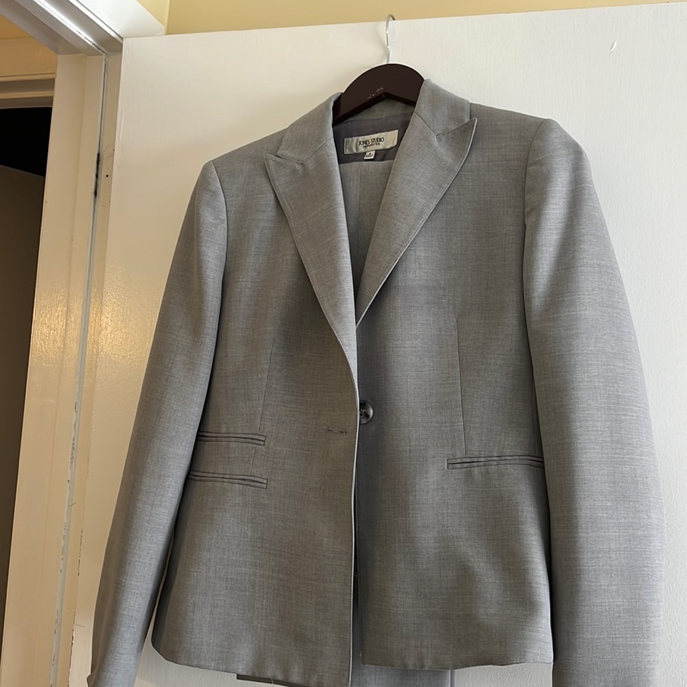 Joans studio, two piece pant suit grayish blue